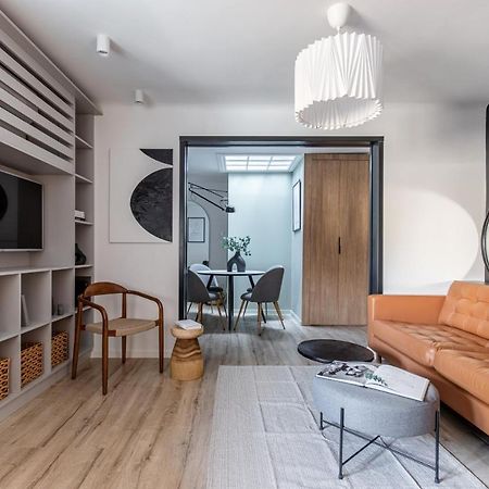 Downtown Story By Urbanesq Apartment Bukares Bagian luar foto