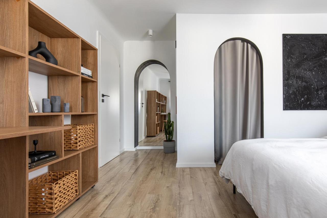 Downtown Story By Urbanesq Apartment Bukares Bagian luar foto