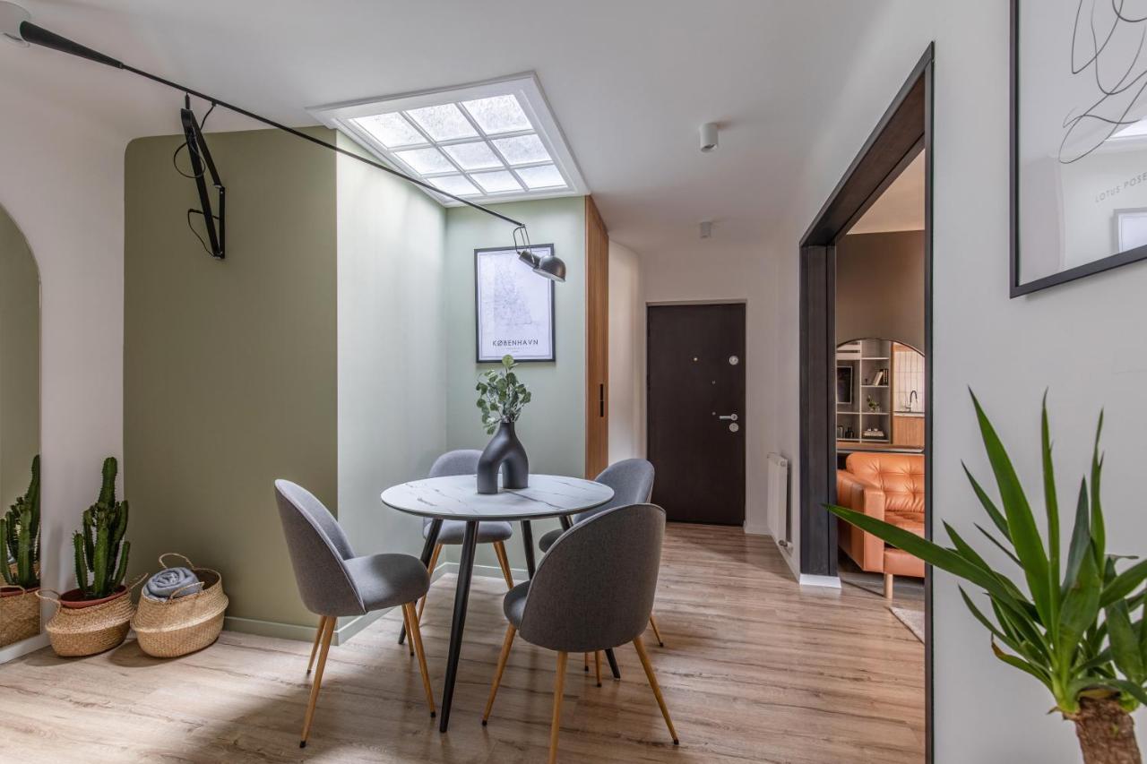 Downtown Story By Urbanesq Apartment Bukares Bagian luar foto