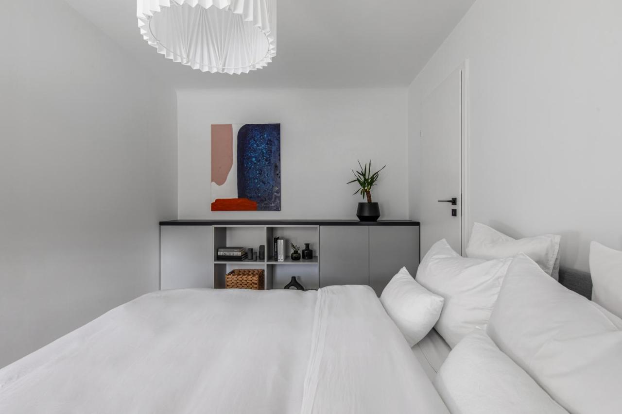 Downtown Story By Urbanesq Apartment Bukares Bagian luar foto