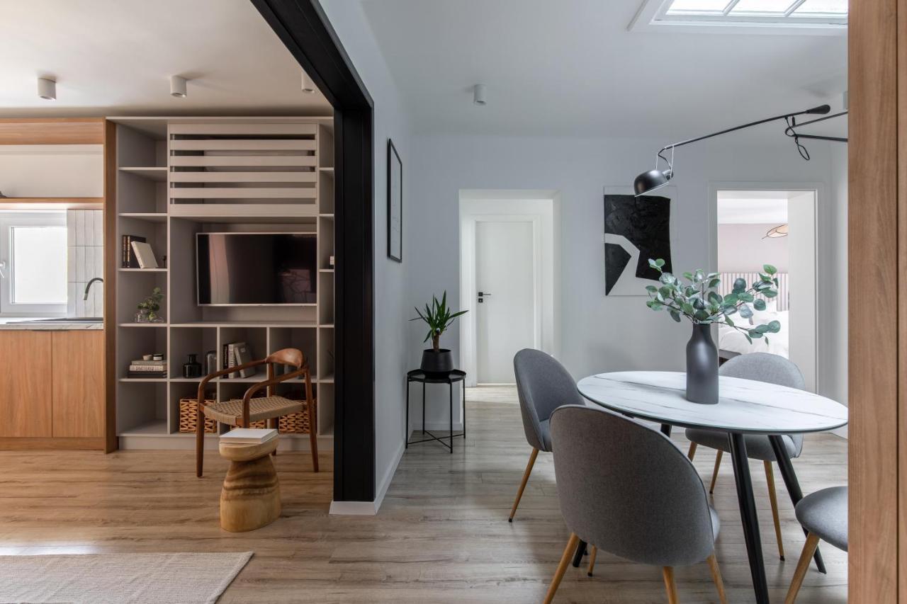 Downtown Story By Urbanesq Apartment Bukares Bagian luar foto